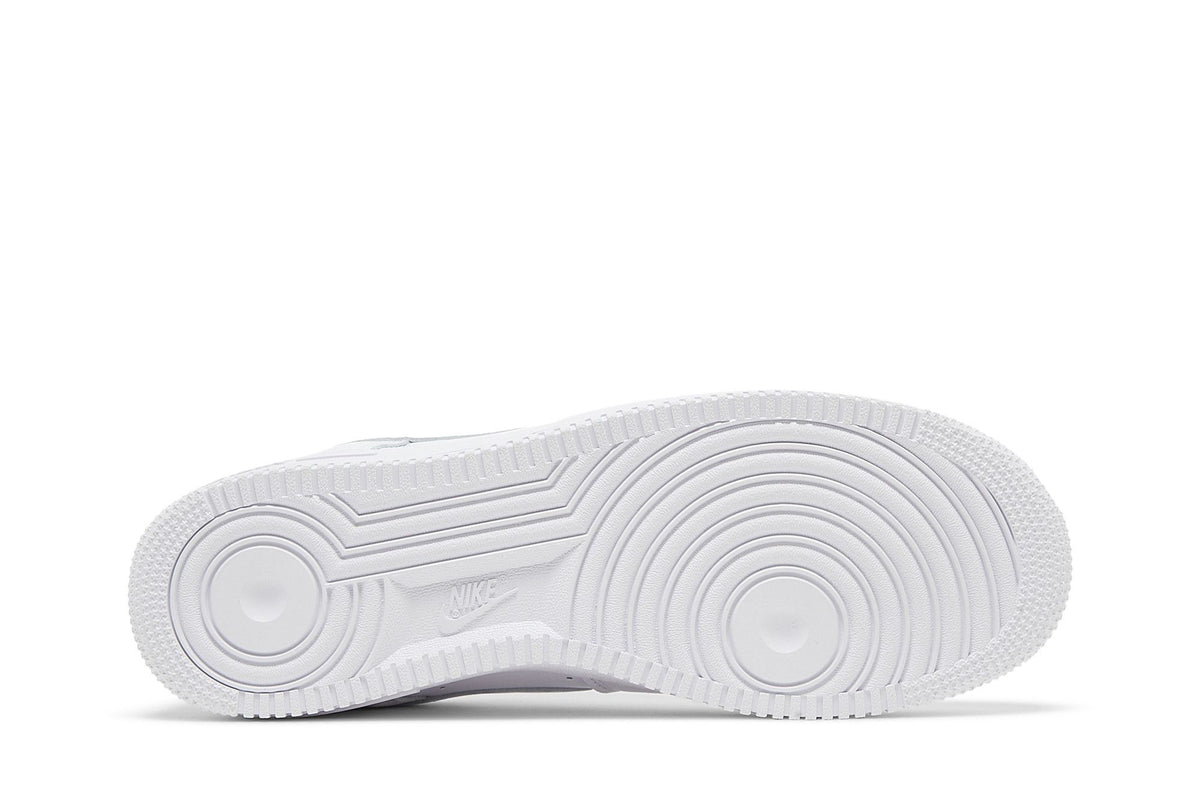 Nike Air Force 1 '07 Low Color of the Month Triple White sneaker afbeelding 4 - stylecode DJ3911-100