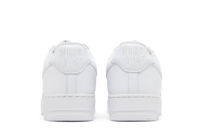 Nike Air Force 1 '07 Low Color of the Month Triple White sneaker afbeelding 6 - stylecode DJ3911-100
