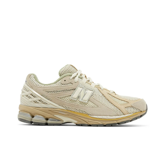 New Balance 1906R AURALEE Bone White sneaker 1 - stylecode M1906RAU