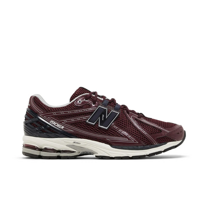 New Balance 1906R Burgundy Black sneaker 1 - stylecode M1906RCC