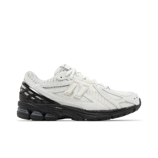 New Balance 1906R Comme des Garcons Homme White sneaker 1 - stylecode M1906RCO