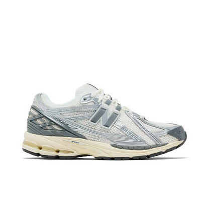 New Balance 1906R Moonrock Silver sneaker 1 - stylecode M1906RFS