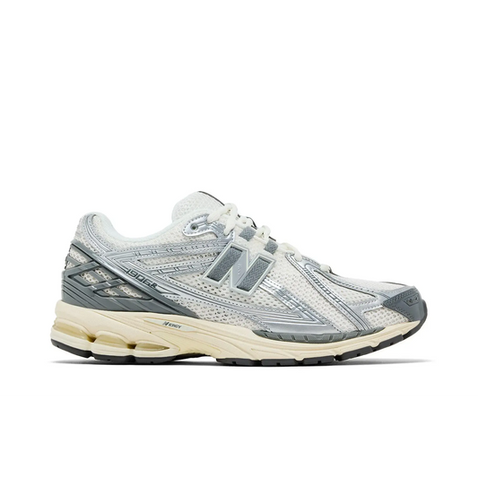 New Balance 1906R Moonrock Silver sneaker 1 - stylecode M1906RFS