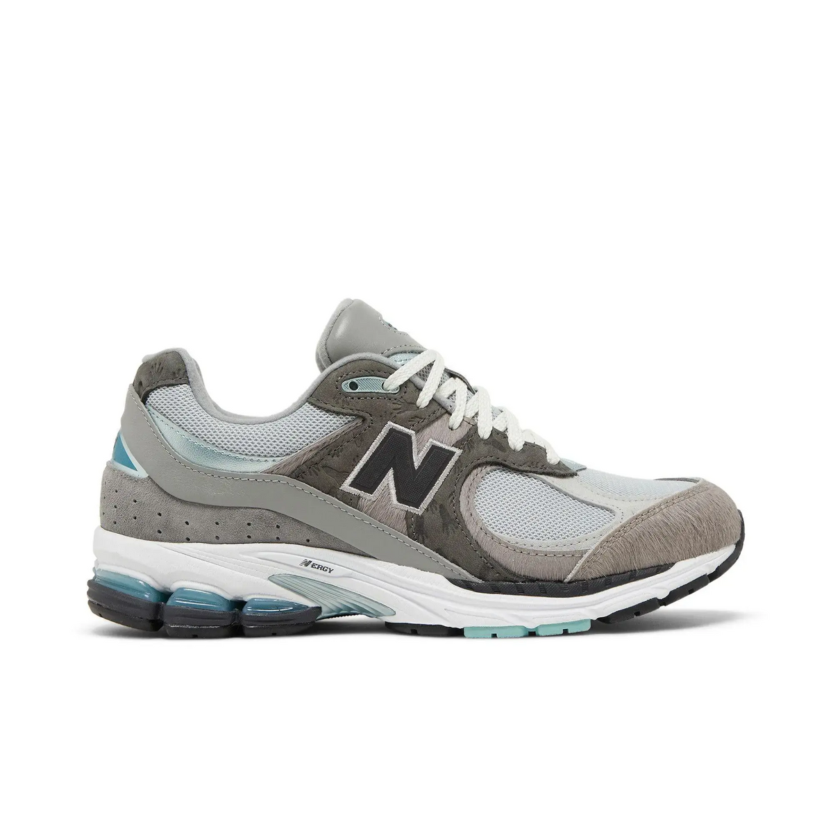 New Balance 2002R atmos Grey Rat sneaker 1 - stylecode M2002RAT