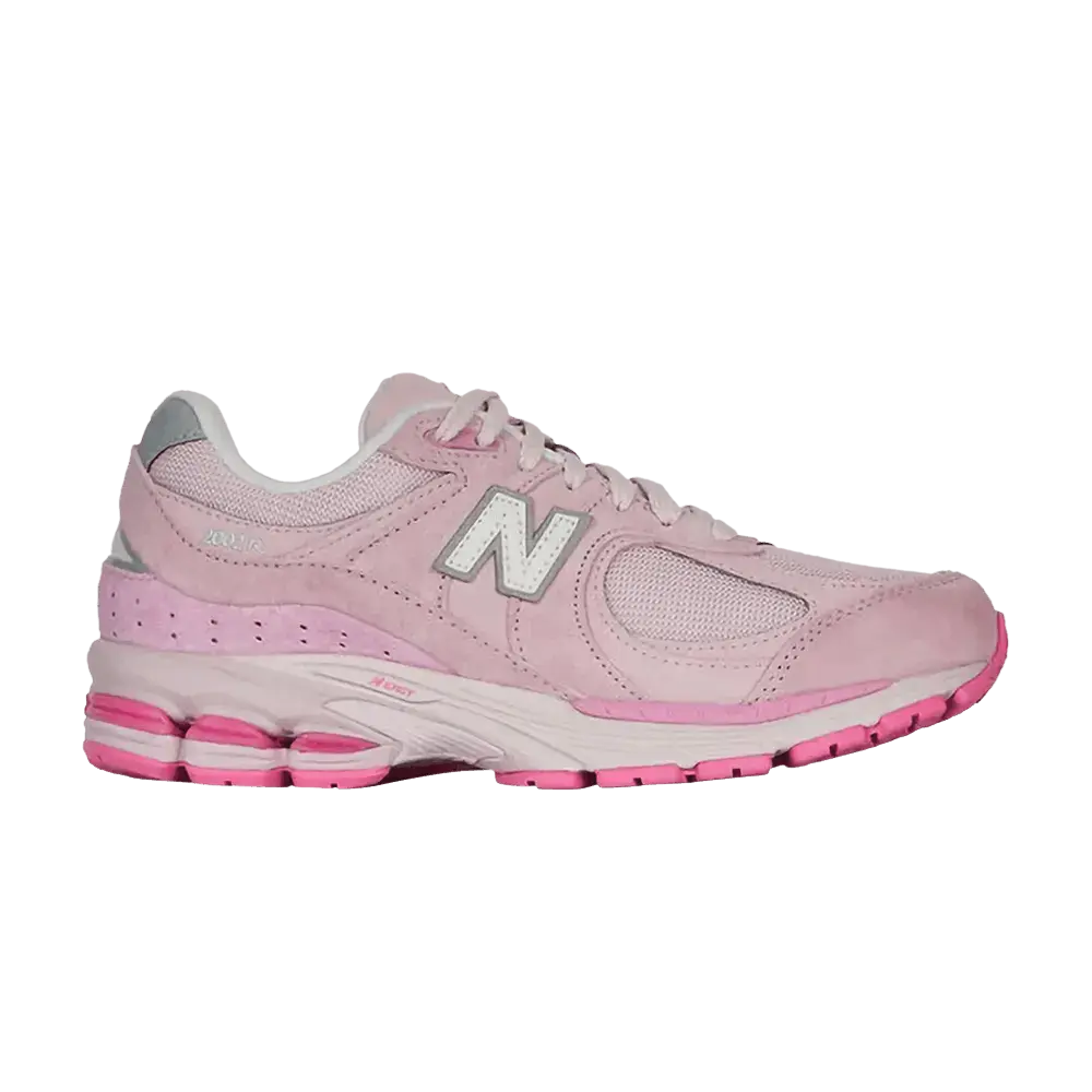 New Balance 2002R Rose sneaker 1 - stylecode M2002RCR