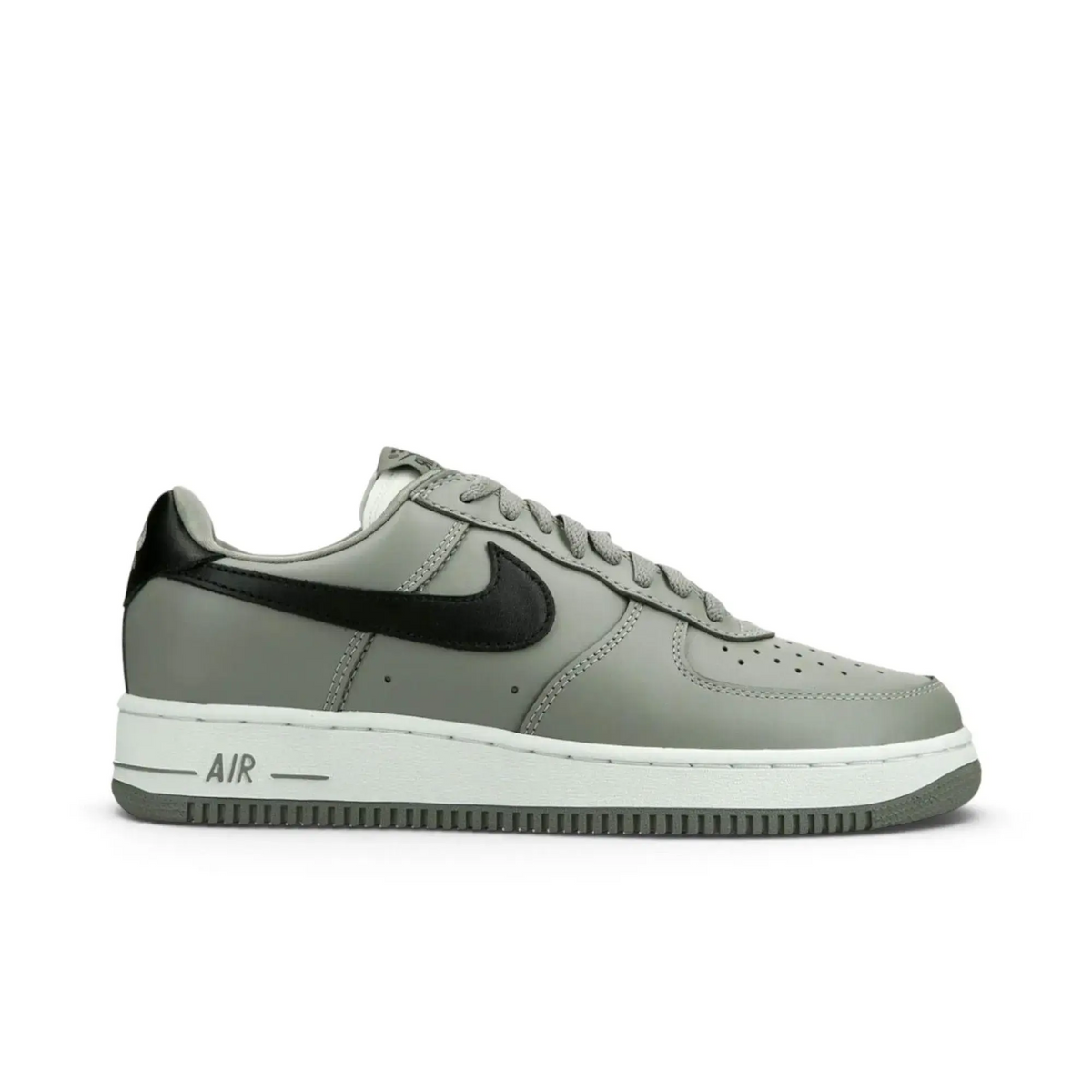 Nike Air Force 1 Low '01 Light Army Black sneaker 1 - stylecode IV4501-300