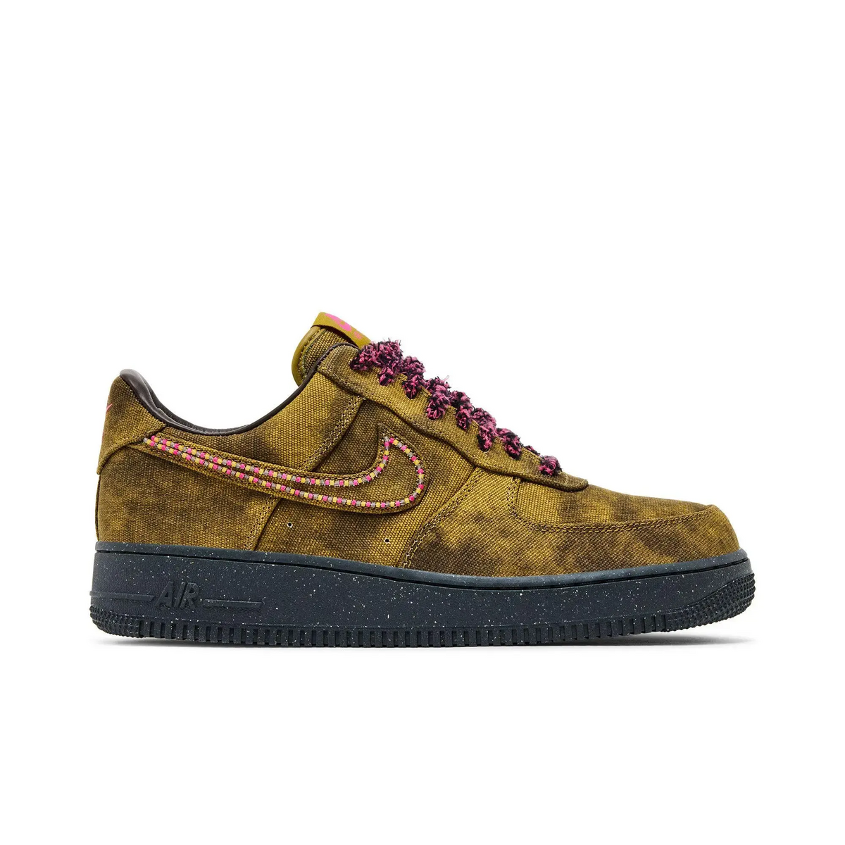 Nike Air Force 1 Low '07 QS Boucle Desert Moss Fierce Pink sneaker 1 - stylecode IO4474-300