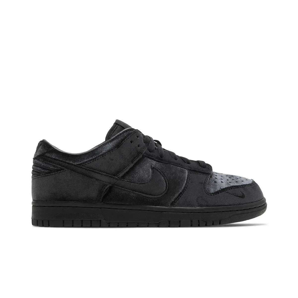 Nike Dunk Low Dover Street Market Triple Black Velvet sneaker 1 - stylecode DH2686-002