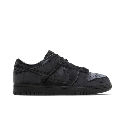 Nike Dunk Low Dover Street Market Triple Black Velvet sneaker 1 - stylecode DH2686-002