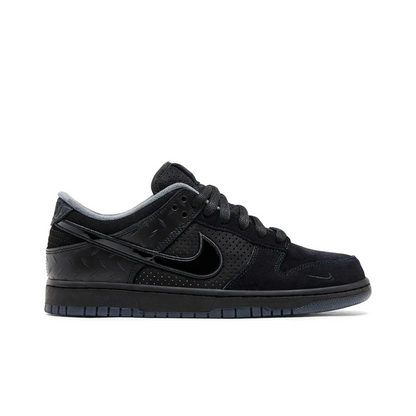 Nike Dunk Low Ducks of a Feather Black University of Oregon PE sneaker 1 - stylecode HV1470-001