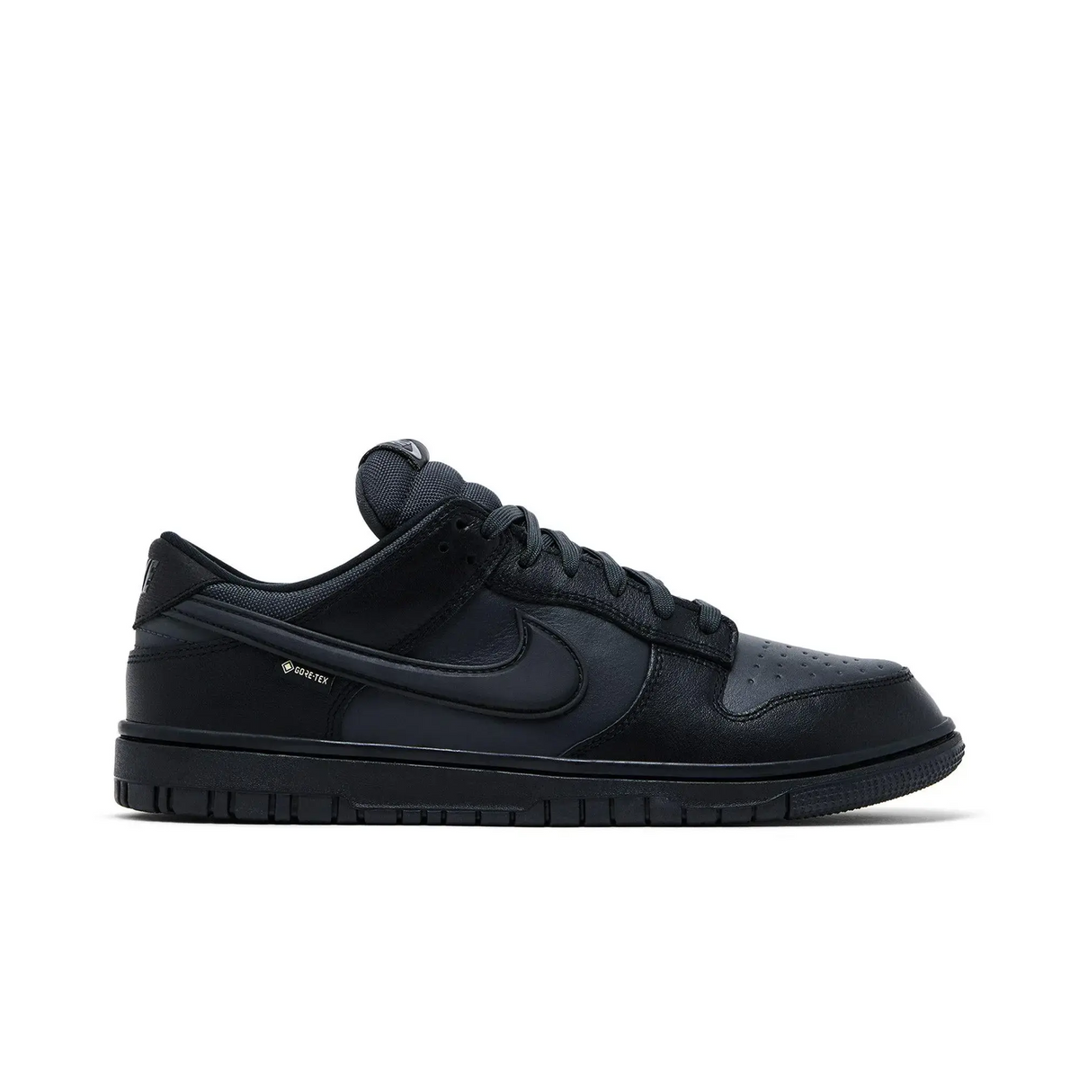 Nike Dunk Low Gore-Tex Triple Black sneaker 1 - stylecode HQ2053-001