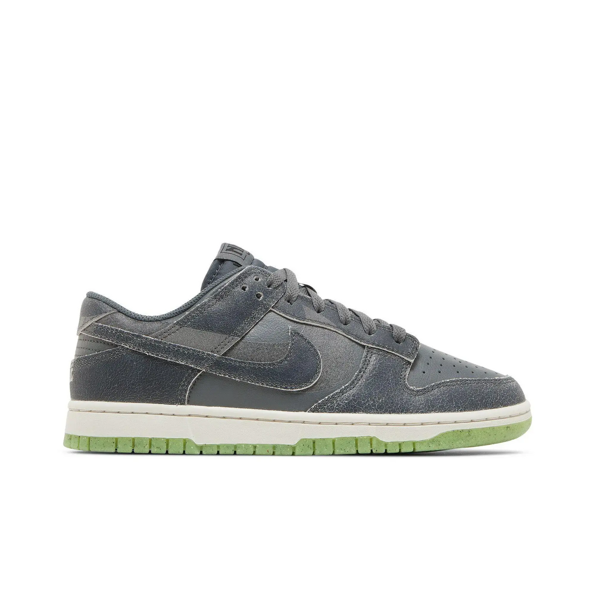 Nike Dunk Low Retro PRM Halloween (2022) sneaker 1 - stylecode DQ7681-001