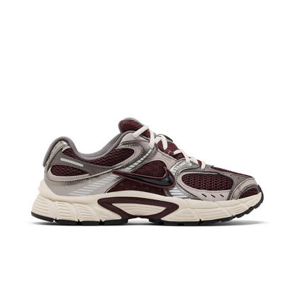 Nike V5 RNR Burgundy Crush College Grey sneaker 1 - stylecode HJ5228-600
