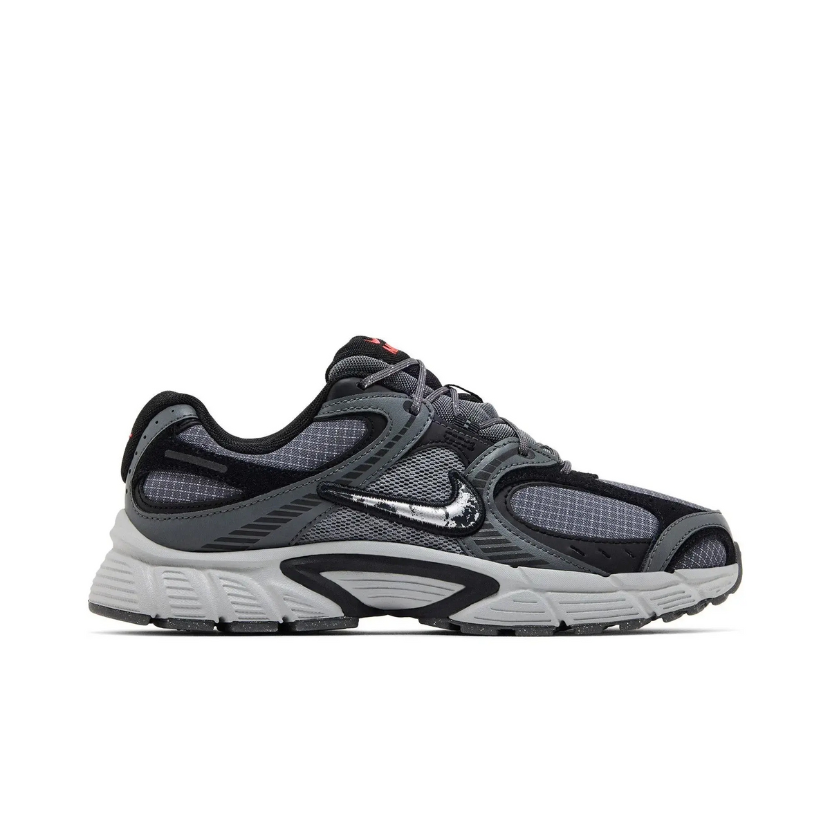 Nike V5 RNR SE Iron Grey Metallic Silver sneaker 1 - stylecode IM6769-068