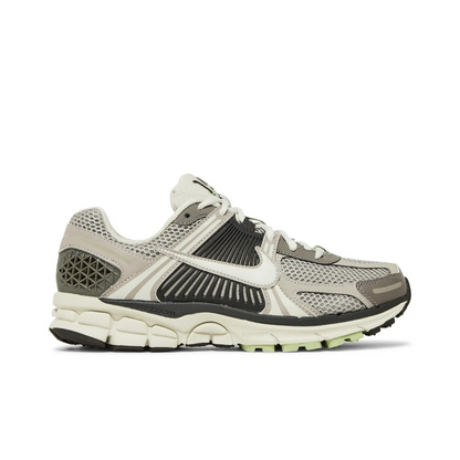 Nike Zoom Vomero 5 Cobblestone Flat Pewter (Women's) sneaker 1 - stylecode FB8825-001