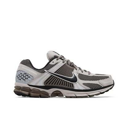 Nike Zoom Vomero 5 College Grey Cave Stone sneaker 1 - stylecode FB9149-005