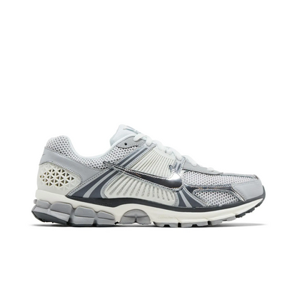 Nike Zoom Vomero 5 Metallic Silver sneaker 1 - stylecode IM2219-121