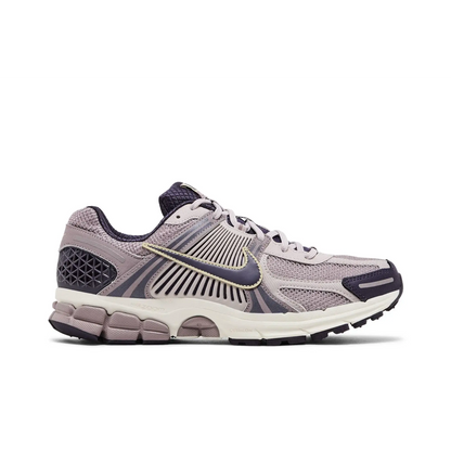 Nike Zoom Vomero 5 Platinum Violet sneaker 1 - stylecode HQ3643-019
