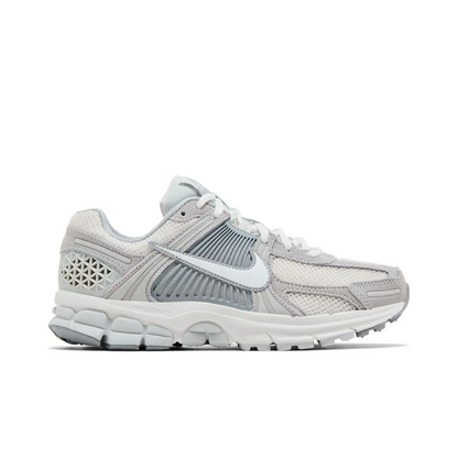 Nike Zoom Vomero 5 Pure Platinum Platinum Tint Wolf Grey Summit White (Women's) sneaker 1 - stylecode HQ0458-001