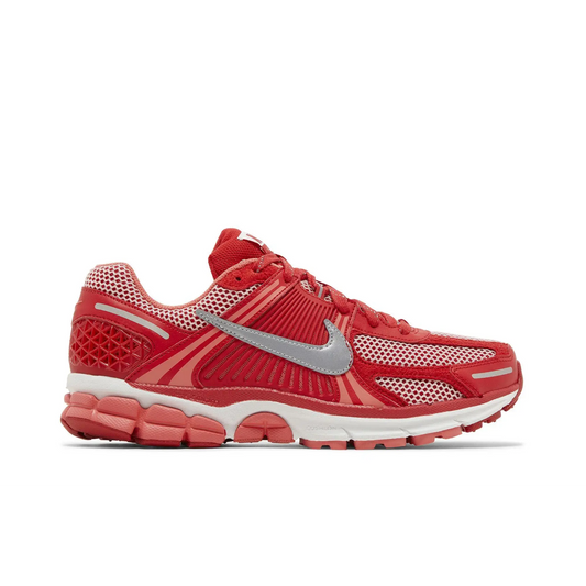 Nike Zoom Vomero 5 SP University Red sneaker 1 - stylecode FN6833-657