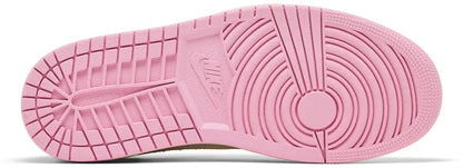 Jordan 1 Retro Low OG SP Travis Scott Shy Pink sneaker onderkant zool roze