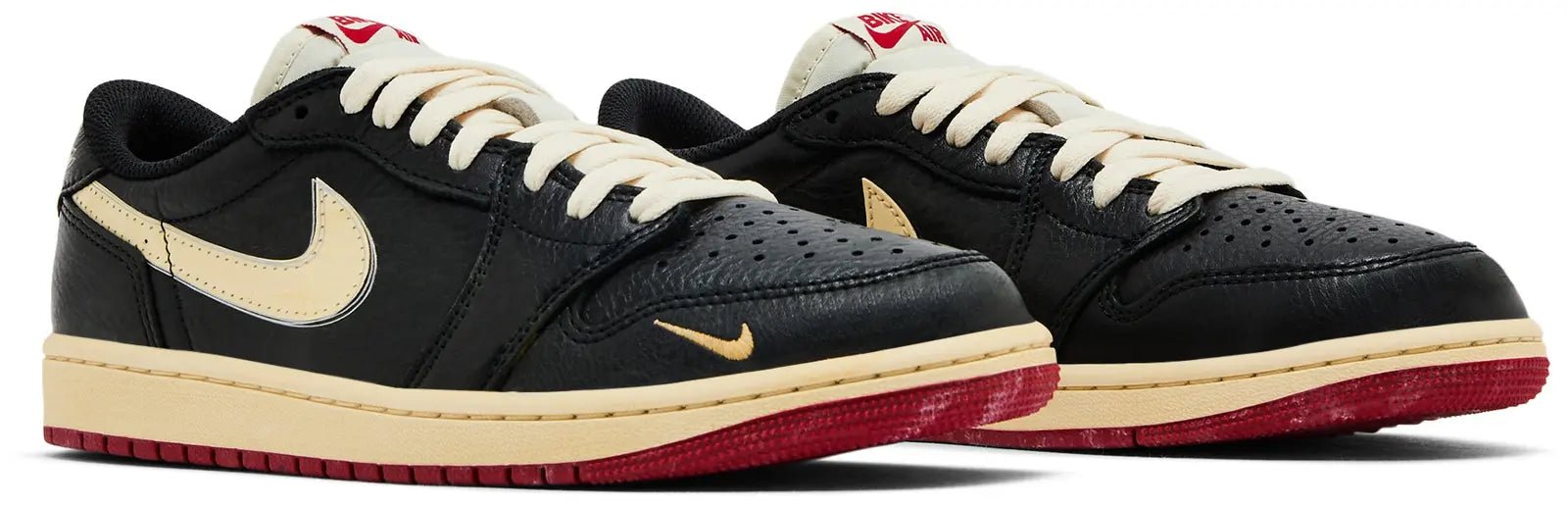 Air Jordan 1 Retro Low OG Nigel Sylvester Better With Time – Voorkant met zwarte tumbled leren upper en Bike Air tonglabel