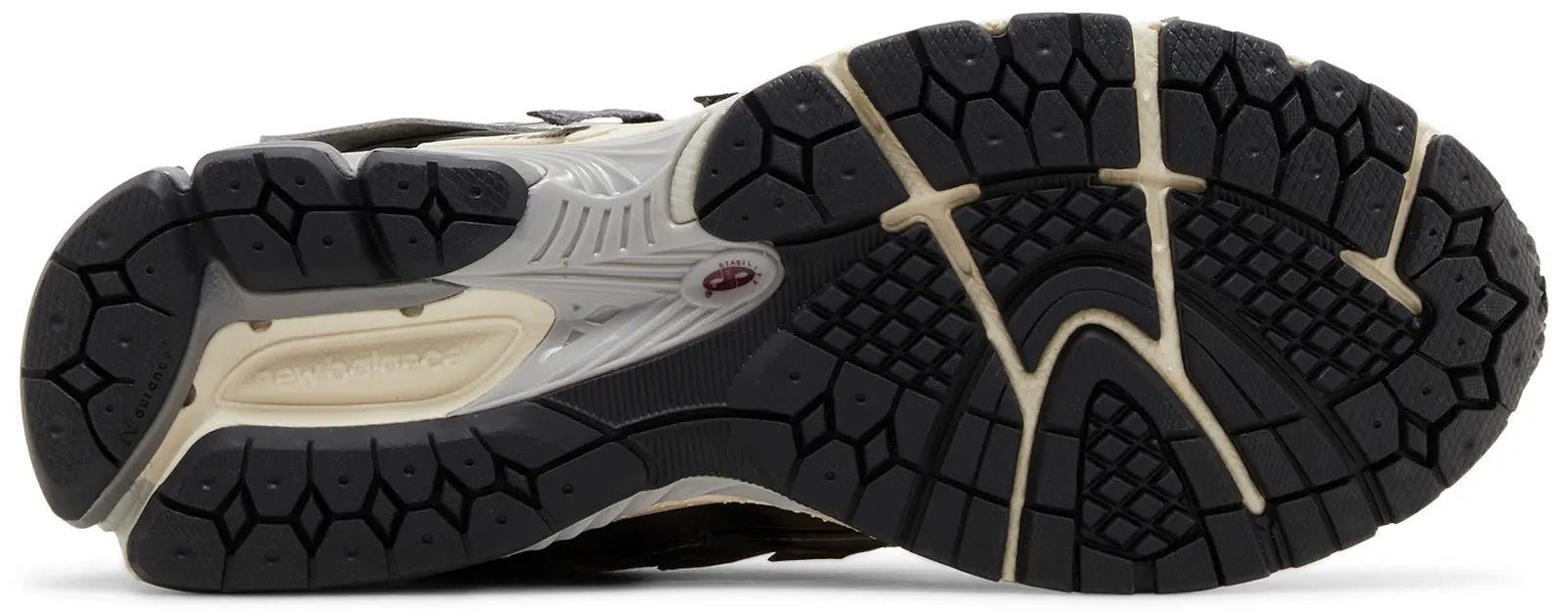 New Balance 1906A Tech Explosion – gedragen look met retro 2000’s stijl en moderne details